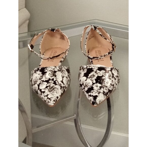 NWOT Journee Collection Women's Black and White Floral Pointed Toe Flats… - Picture 3 of 10